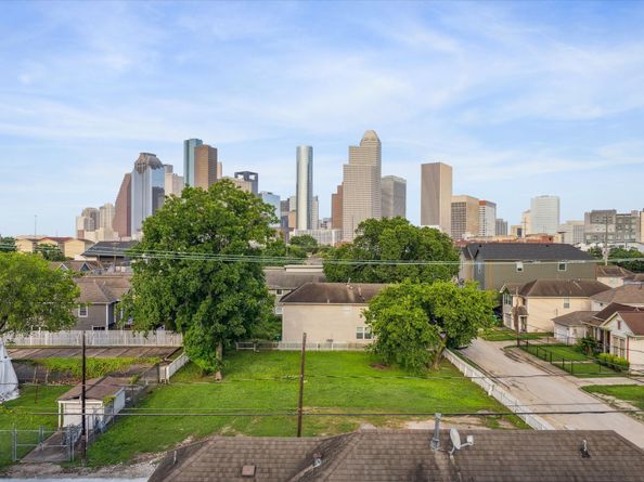 1408 Ruthven Street, Houston TX 77019