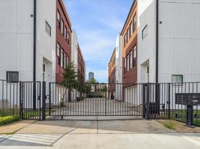 1408 Ruthven Street, Houston TX 77019