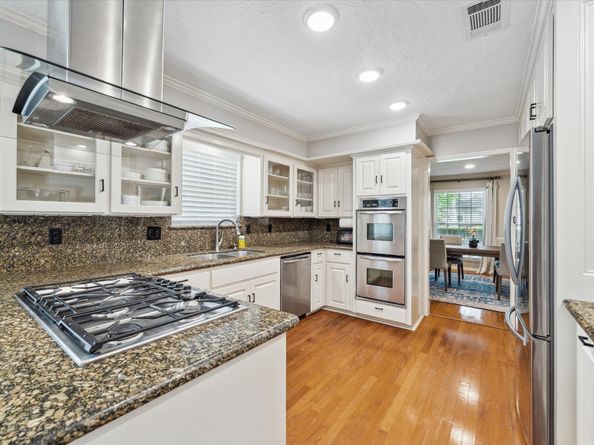 3106 Redwood Lodge Drive, Kingwood TX 77339