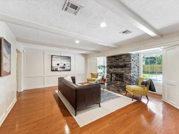 3106 Redwood Lodge Drive, Kingwood TX 77339