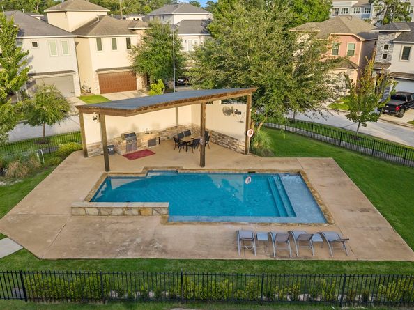 10 Jarvis Row Circle, The Woodlands TX 77380