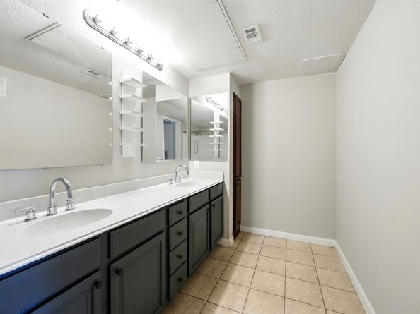 7575 Kirby Drive 2204, Houston TX 77030