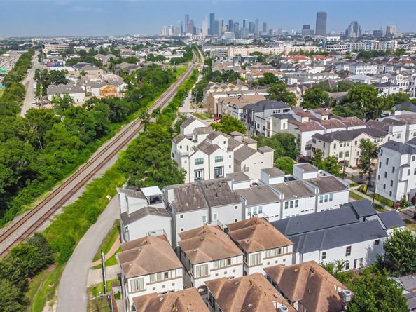 6107 Stillman Street, Houston TX 77007
