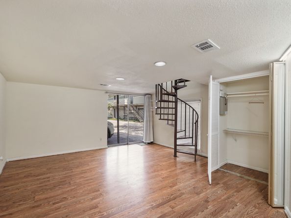 4723 Aftonshire Drive 15, Houston TX 77027