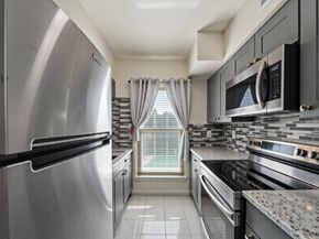 4723 Aftonshire Drive 15, Houston TX 77027