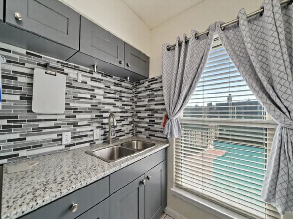 4723 Aftonshire Drive 15, Houston TX 77027
