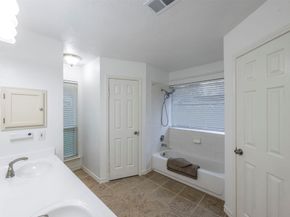 8526 Greenleaf Lake Drive, Houston TX 77095
