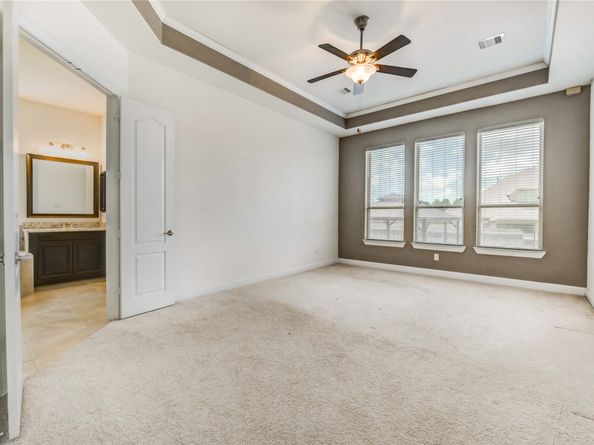 1820 Rocky Hills Drive, Conroe TX 77304