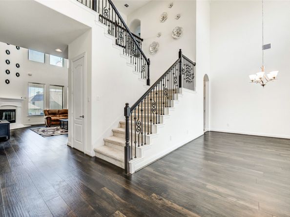 1820 Rocky Hills Drive, Conroe TX 77304