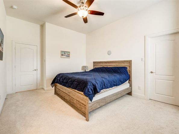 1820 Rocky Hills Drive, Conroe TX 77304