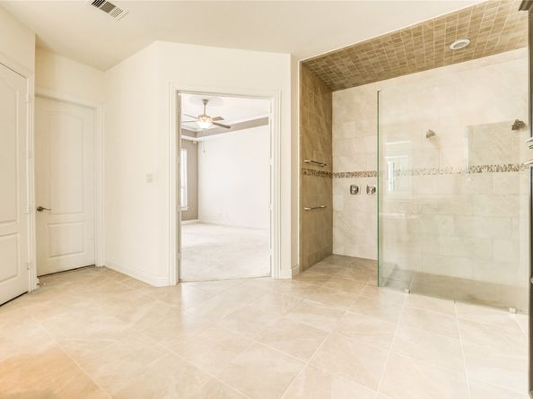 1820 Rocky Hills Drive, Conroe TX 77304