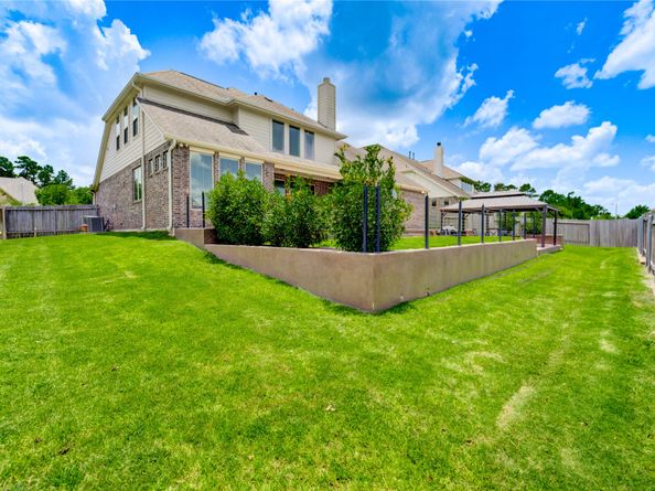 1820 Rocky Hills Drive, Conroe TX 77304