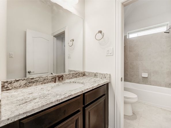 1820 Rocky Hills Drive, Conroe TX 77304