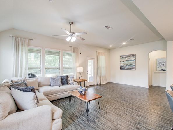 27817 Ellie Oak Lane, Spring TX 77386
