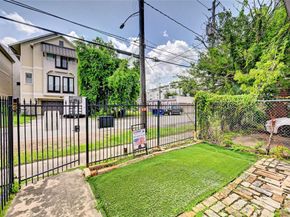 5507 Darling Street, Houston TX 77007