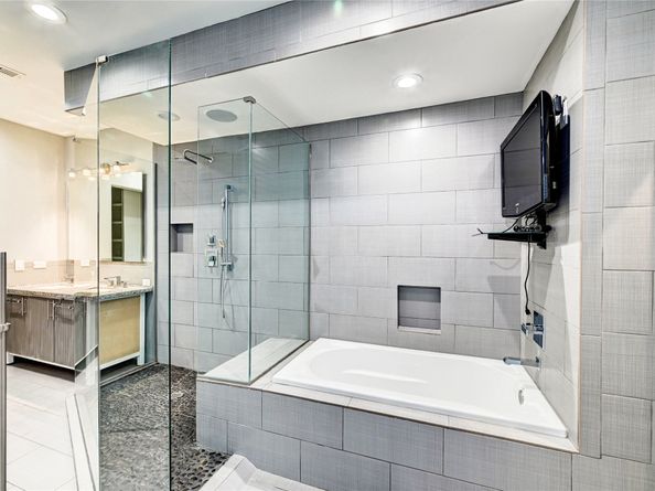 5507 Darling Street, Houston TX 77007
