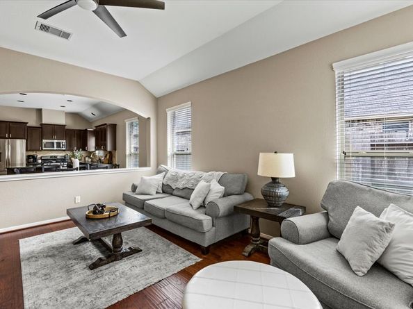 614 Pedernales Street, Webster TX 77598