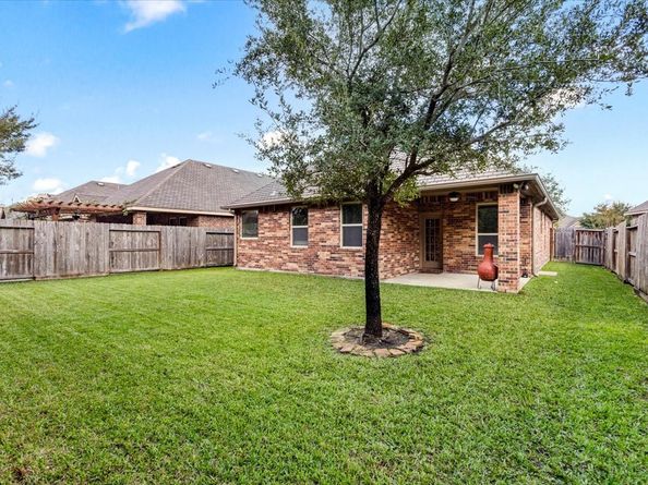 614 Pedernales Street, Webster TX 77598