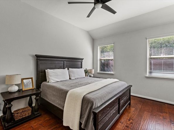 614 Pedernales Street, Webster TX 77598