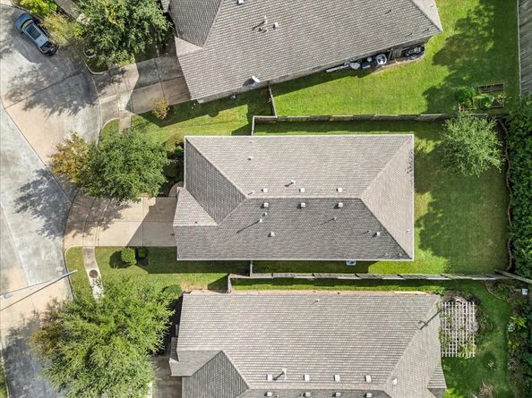614 Pedernales Street, Webster TX 77598