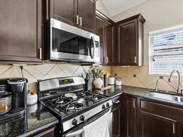 614 Pedernales Street, Webster TX 77598