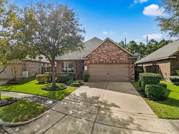614 Pedernales Street, Webster TX 77598