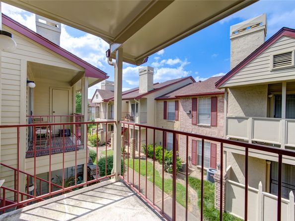 2120 El Paseo Street 404, Houston TX 77054