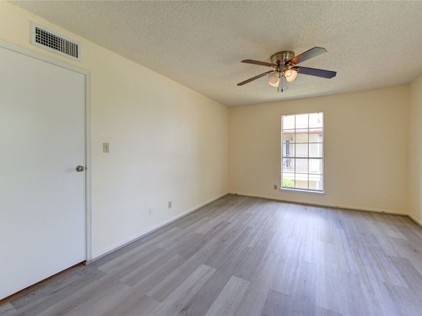 2120 El Paseo Street 404, Houston TX 77054