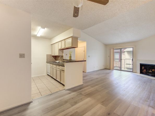 2120 El Paseo Street 404, Houston TX 77054