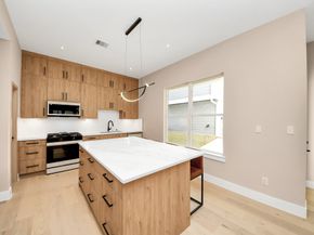 5753 Kiam St, Houston TX 77007