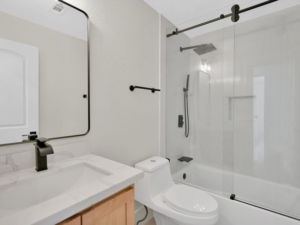 6026 Willowbend Boulevard, Houston TX 77096