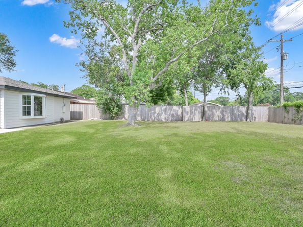 6026 Willowbend Boulevard, Houston TX 77096