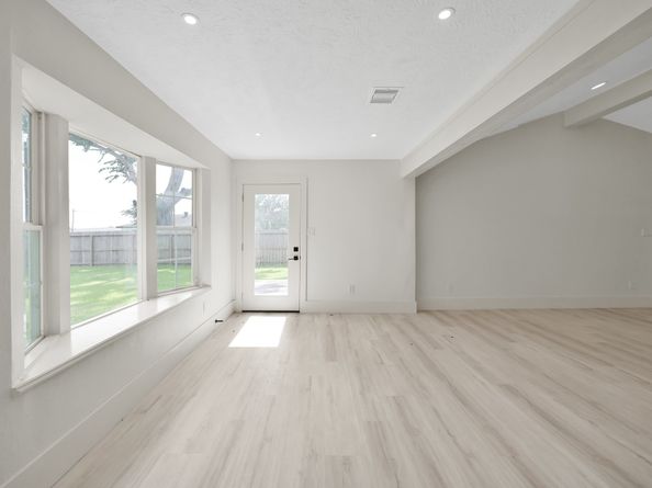6026 Willowbend Boulevard, Houston TX 77096