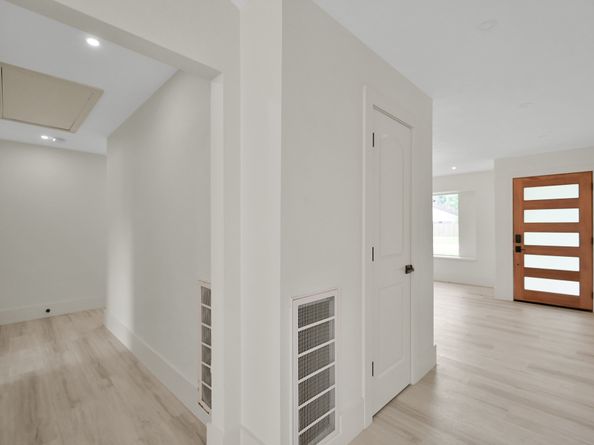 6026 Willowbend Boulevard, Houston TX 77096