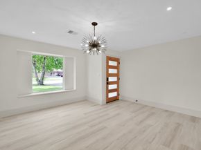 6026 Willowbend Boulevard, Houston TX 77096