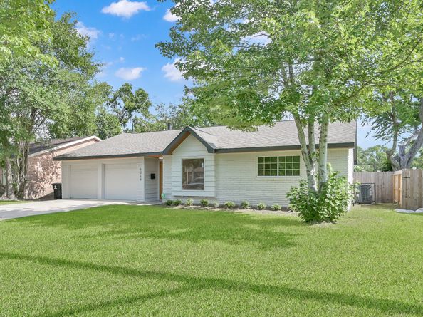 6026 Willowbend Boulevard, Houston TX 77096