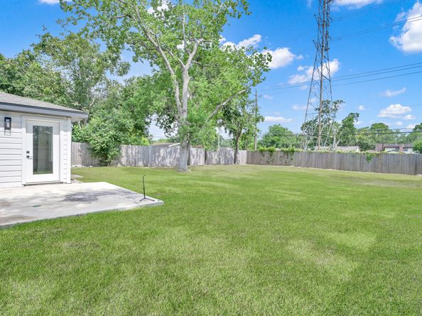 6026 Willowbend Boulevard, Houston TX 77096