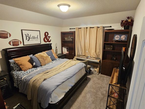 1013 Goose Creek Street, Webster TX 77598