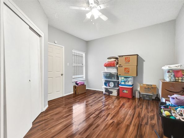 2011 Spenwick Drive 415, Houston TX 77055