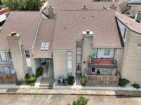 2011 Spenwick Drive 415, Houston TX 77055