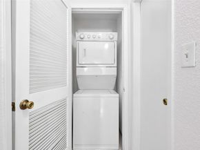 2011 Spenwick Drive 415, Houston TX 77055