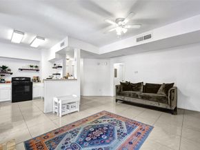 2011 Spenwick Drive 415, Houston TX 77055