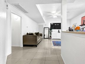2011 Spenwick Drive 415, Houston TX 77055