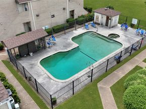 2011 Spenwick Drive 415, Houston TX 77055