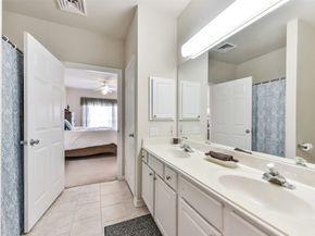 2815 Kings Crossing Drive 319, Houston TX 77345