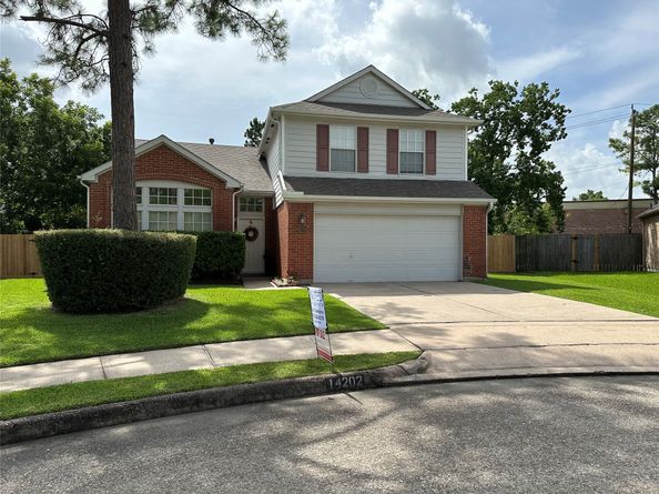 14202 Misty Knoll Court, Houston TX 77062