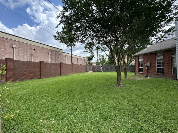 14202 Misty Knoll Court, Houston TX 77062