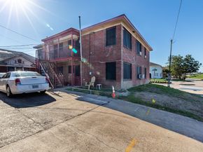 2201 Blodgett Street, Houston TX 77004