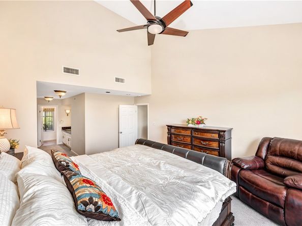 3 Palos 51, Irvine CA 92612