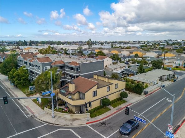 7611 Warner Avenue, Huntington Beach CA 92647